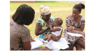 Beratungsgespräch mit stillender Mutter, THP Ghana