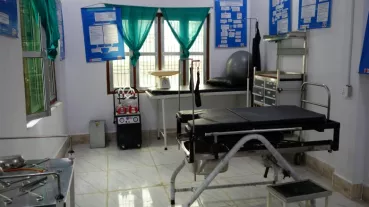 Einer der neu ausgestatteten Geburtsräume in Narsahi, Nawalparasi, Süd-Nepal