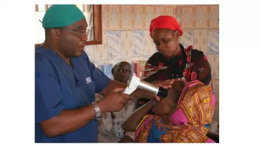 Eye examination by Dr. Cheuteu
